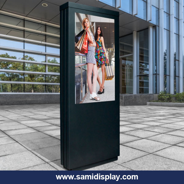 What is outdoor lcd advertising display?